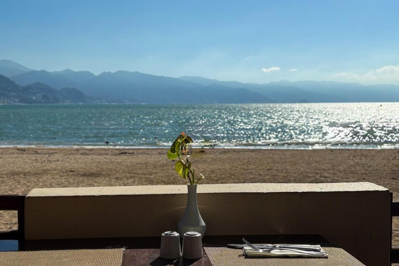 With Panoramic Ocean Views & Balcony! *