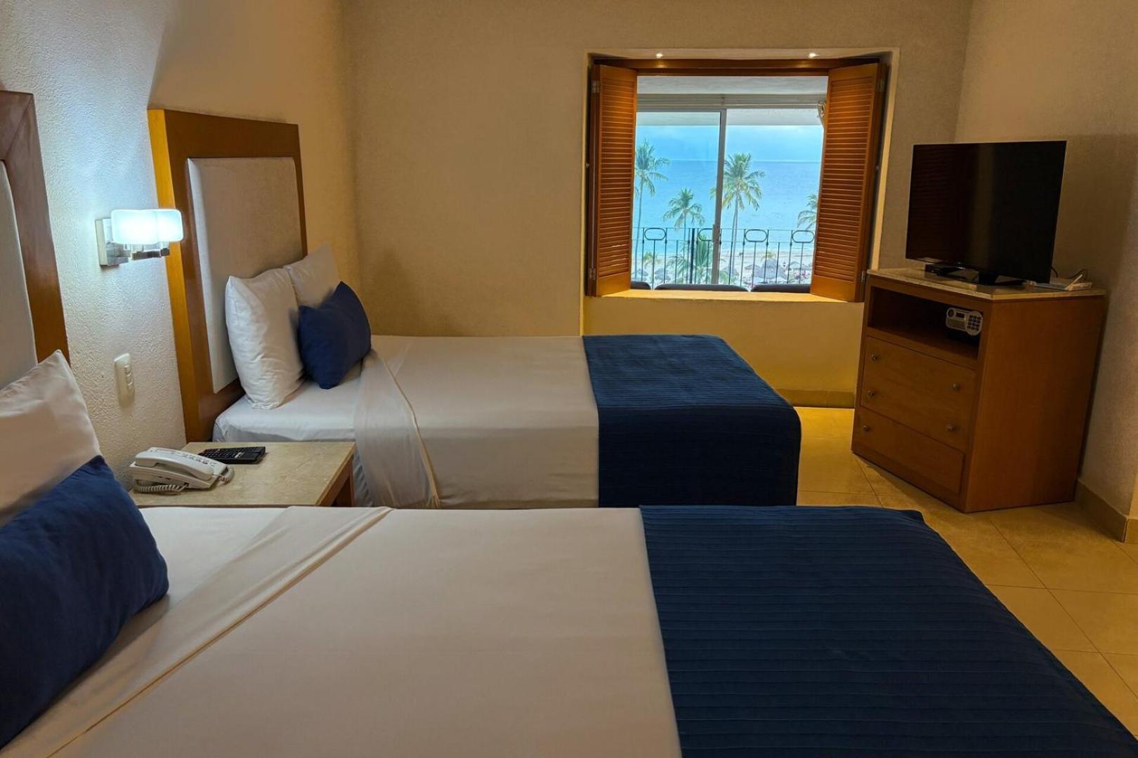 Holiday home With Panoramic Ocean Views & Balcony! *